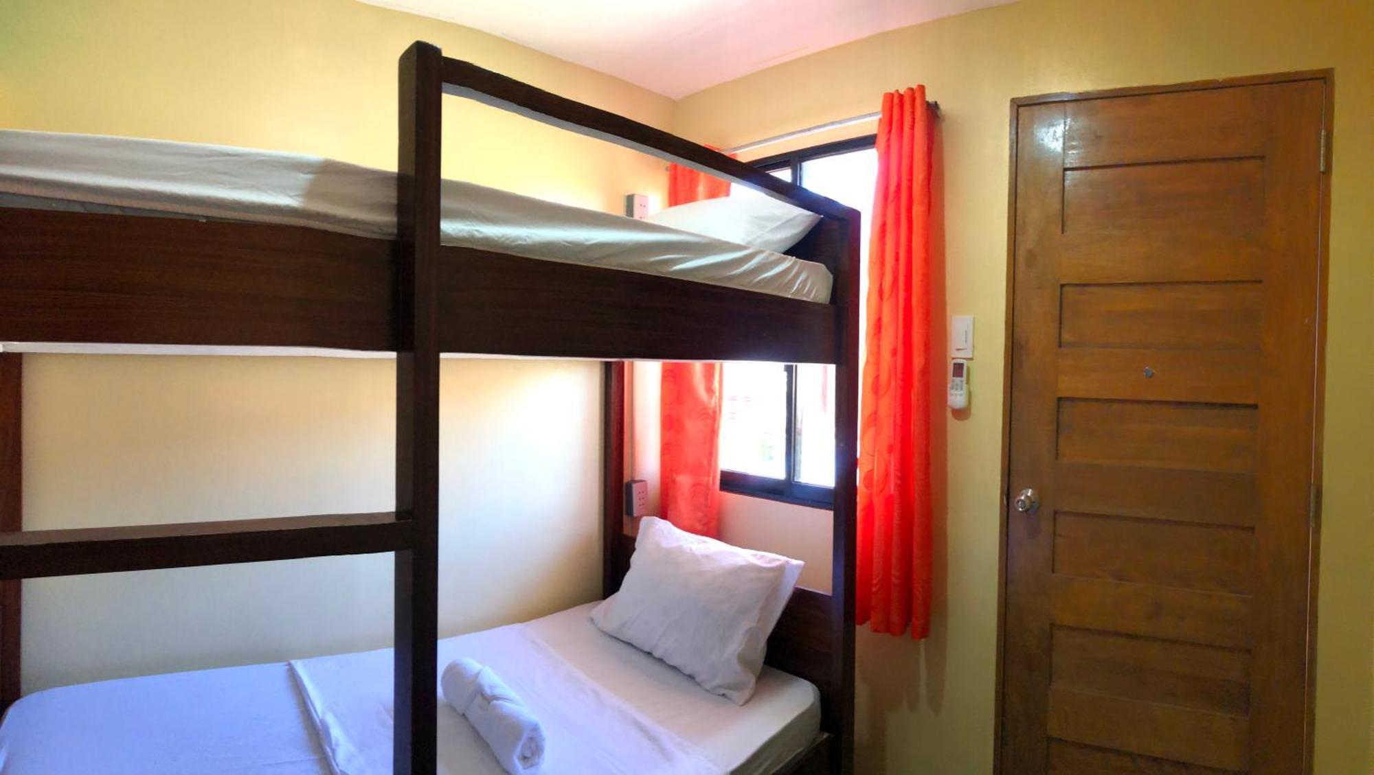Hostel Chill Out *