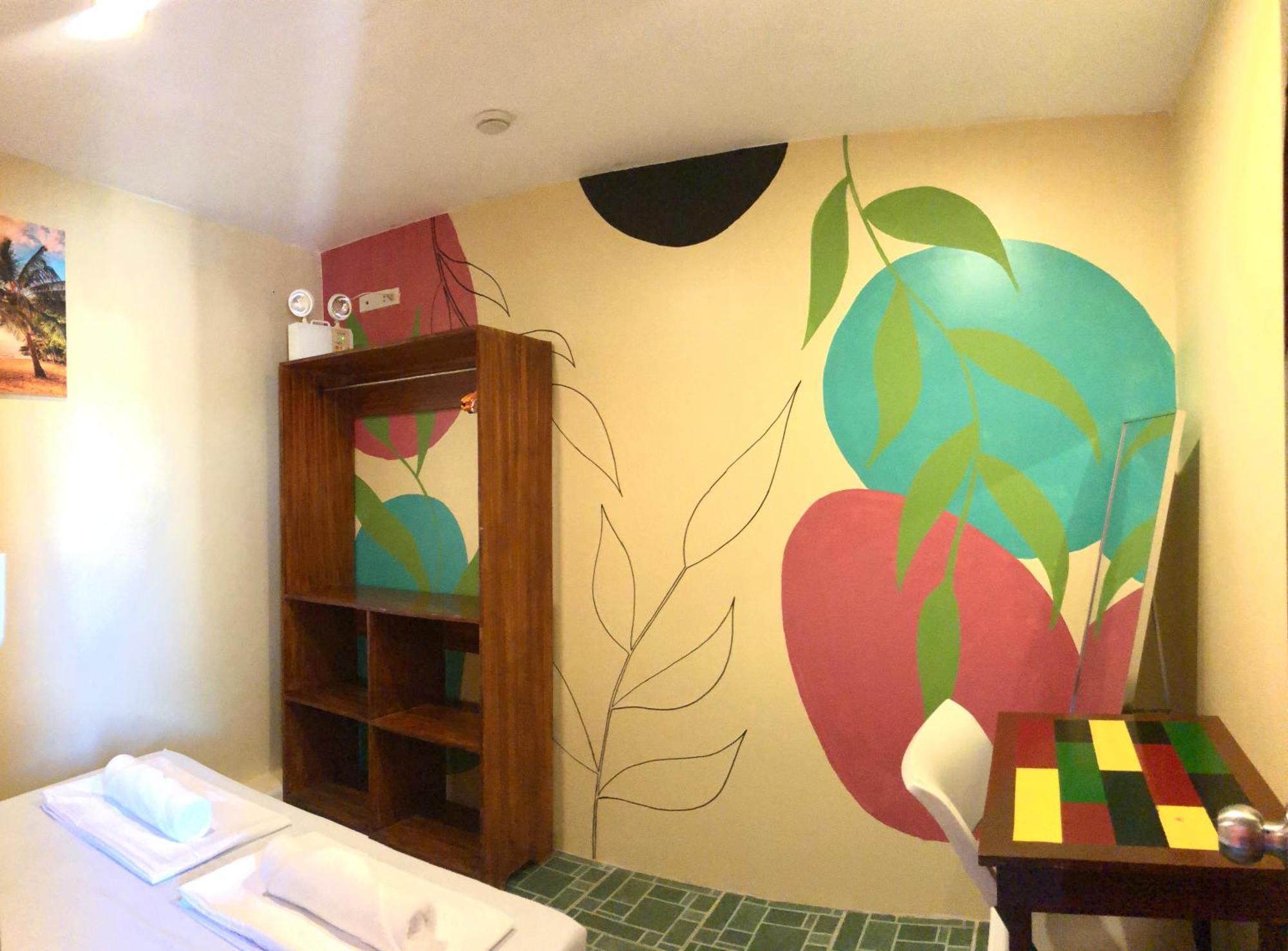 Chill Out Hostel Balabag (Boracay)