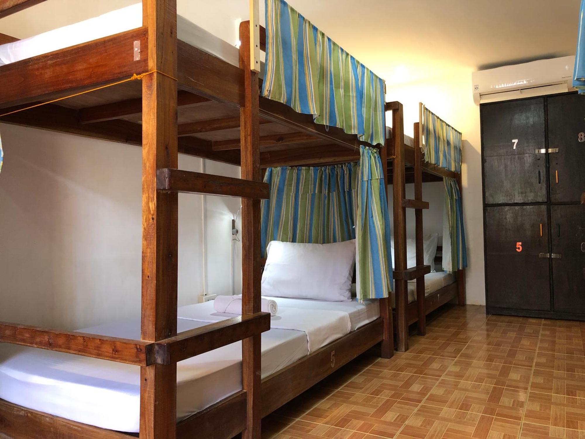Chill Out Hostel Balabag (Boracay)